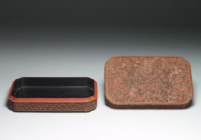 图片[2]-Carved red lacquer square box with dragon-and-cloud decor, Qing dynasty, Qianlong reign(1736-1795)-China Archive